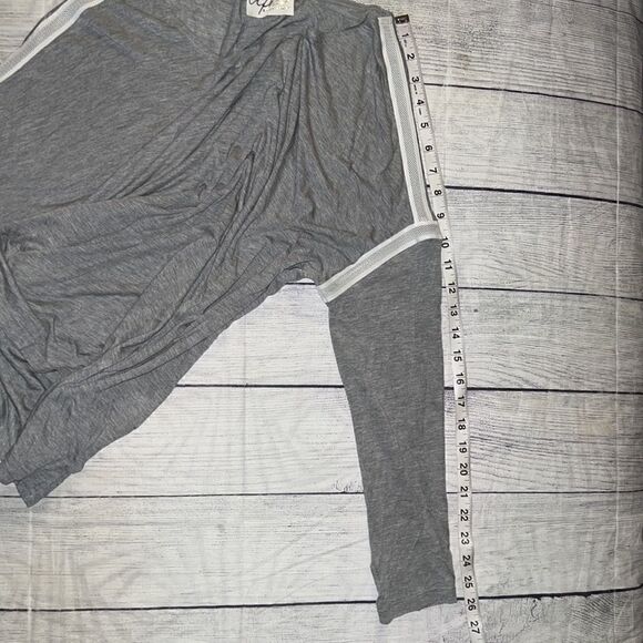 Apres Ramy Brook Heather Gray Long Sleeve Drop Shoulder Thumb Hole Oversized Top - Picture 7 of 8